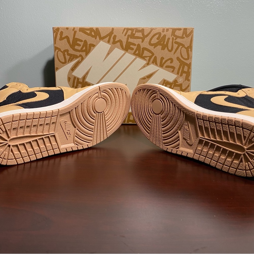 🚫SOLD🚫 Nike Air Jordan 1 Retro High OG ‘Heirloom’ - Picture 11 of 12